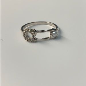 Pearl Safety Pin Ring